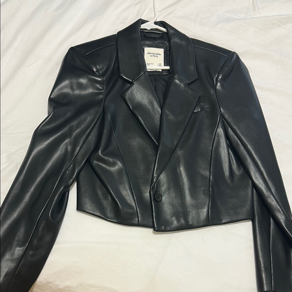 Abercrombie & Fitch Cropped Faux Leather Jacket